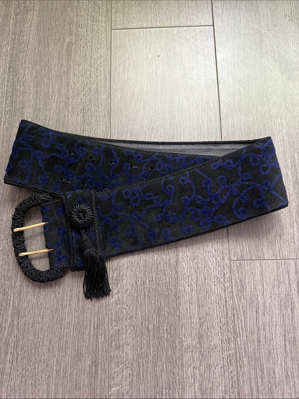 Onyu Canada Vintage Black Suede Cobalt Blue Baroque Statement Belt Sz 30